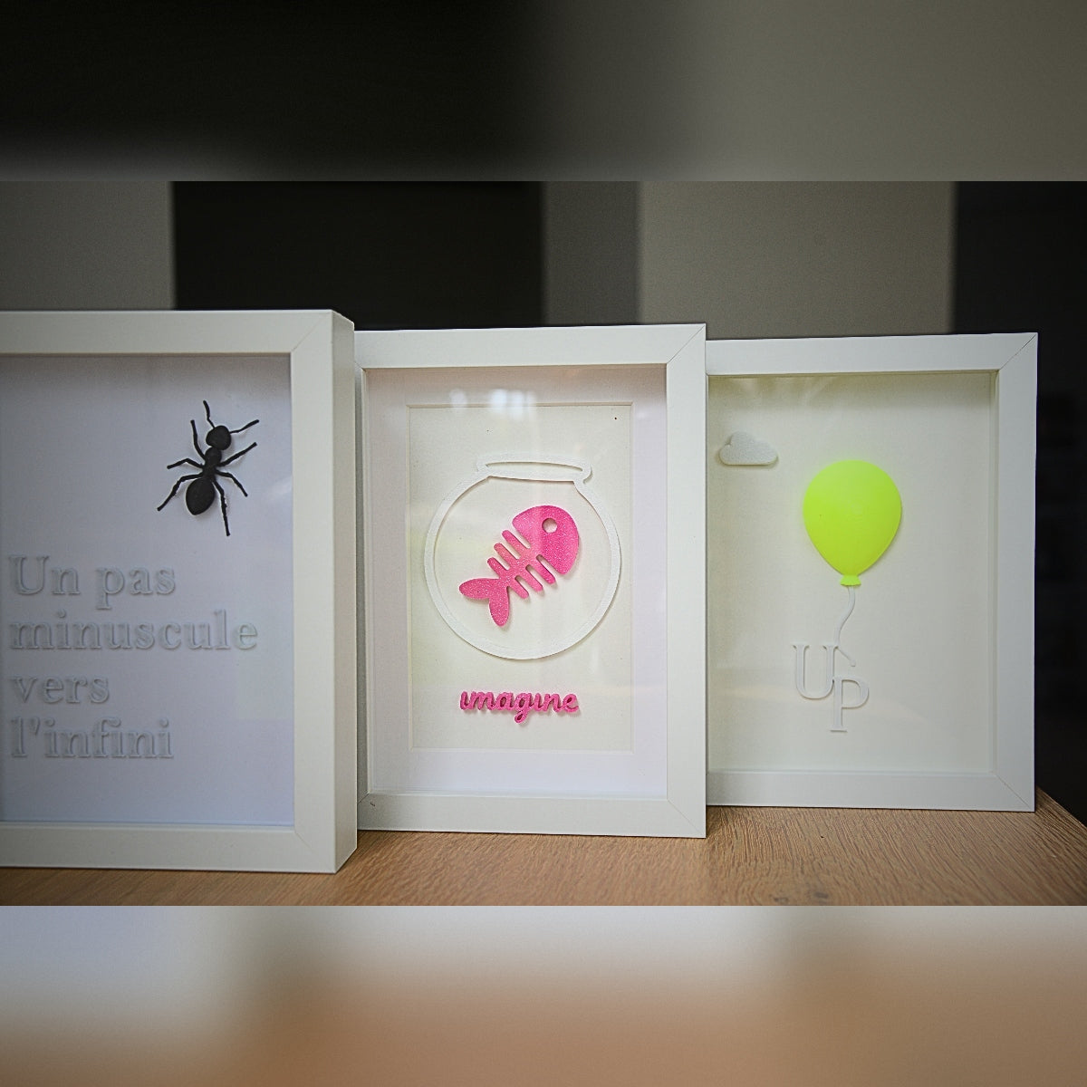 Minuscule Infini - Cadre